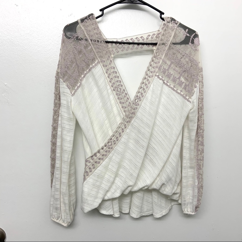 SOLD White Lace Valley City Long Sleeve XS - Picture 2 of 6